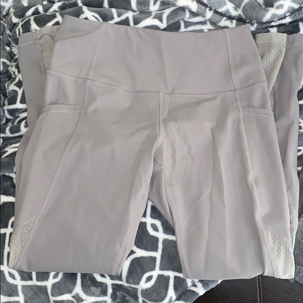 Light grey leggings